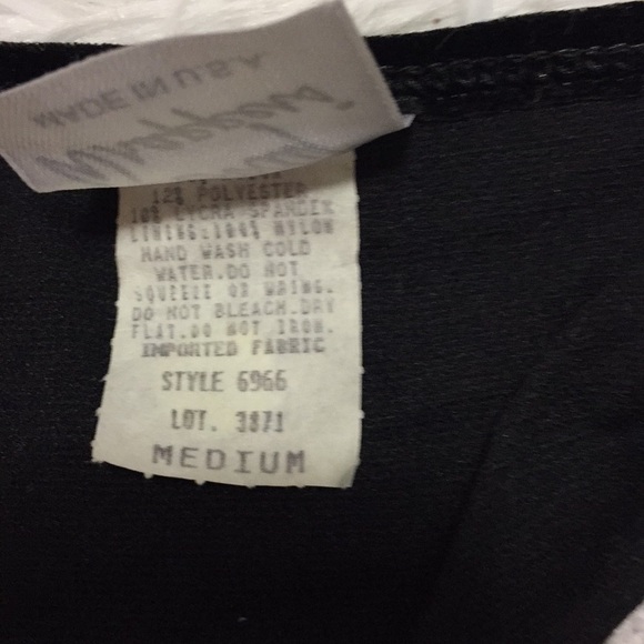 Body Wrappers Crop Tops Size M - Picture 4 of 4